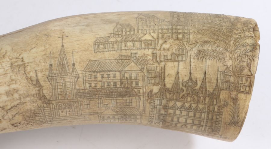 19th Century horn engraved with a cityscape and a country house, 25cm wide - Image 2 of 2