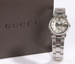 Gucci G ladies stainless steel wristwatch, model no. 101L, serial no. 10051157, circa 2004, the