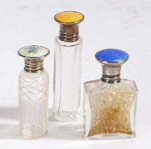 George V silver perfume bottle, Birmingham 1913, maker M. Bros, the white enamel screw cap with blue