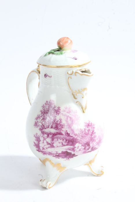 A Ludwigsburg porcelain hot water jug and cover, circa 1760, with an apple knop handle to the lid