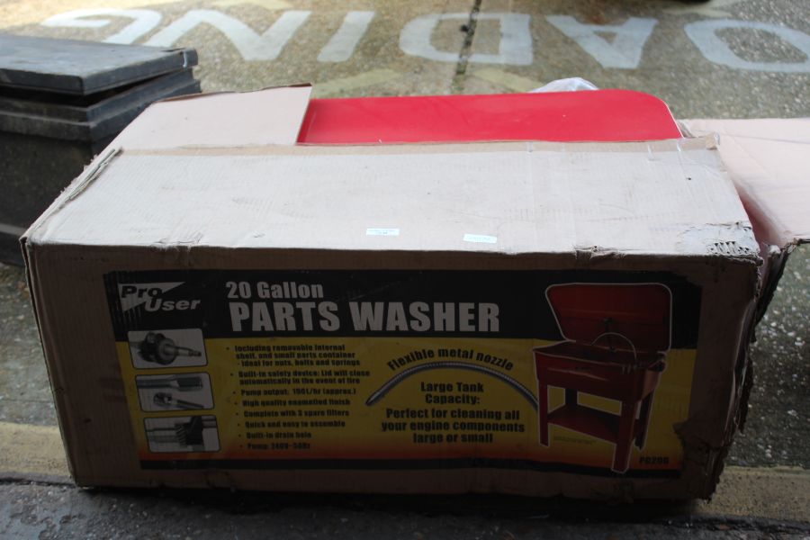 Pro User 20 gallon parts washer, as new (box AF)