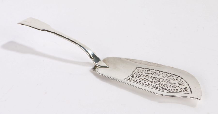 George IV silver fish slice 1824, maker William Knight, fiddle pattern with foliate decoration, 4.