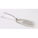 George IV silver fish slice 1824, maker William Knight, fiddle pattern with foliate decoration, 4.