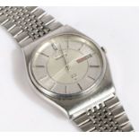 Seiko SQ Quartz gentlemans wristwatch, reference No 7123-8550, with a silvered chapter ring and a