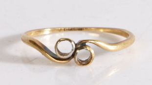 18 carat gold ring, the head missing two stones, weight 1.7 grams