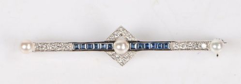 An 18 carat white gold Art Deco style bar brooch, set with pearls, sapphire and diamonds, 4.7 grams,