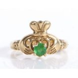 9 carat gold and green garnet set claddagh ring, ring size K, 2.7g