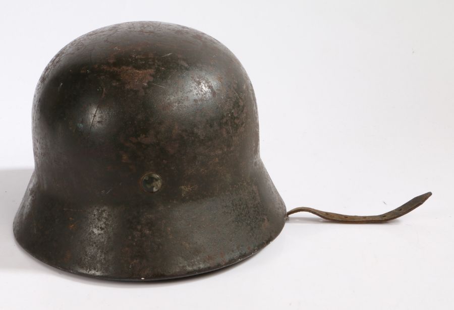 Second World War German M35  steel helmet, originally double decal one has been scratched off - Image 11 of 11