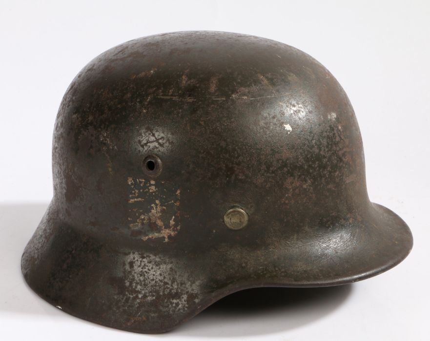 Second World War German M35  steel helmet, originally double decal one has been scratched off - Image 4 of 11