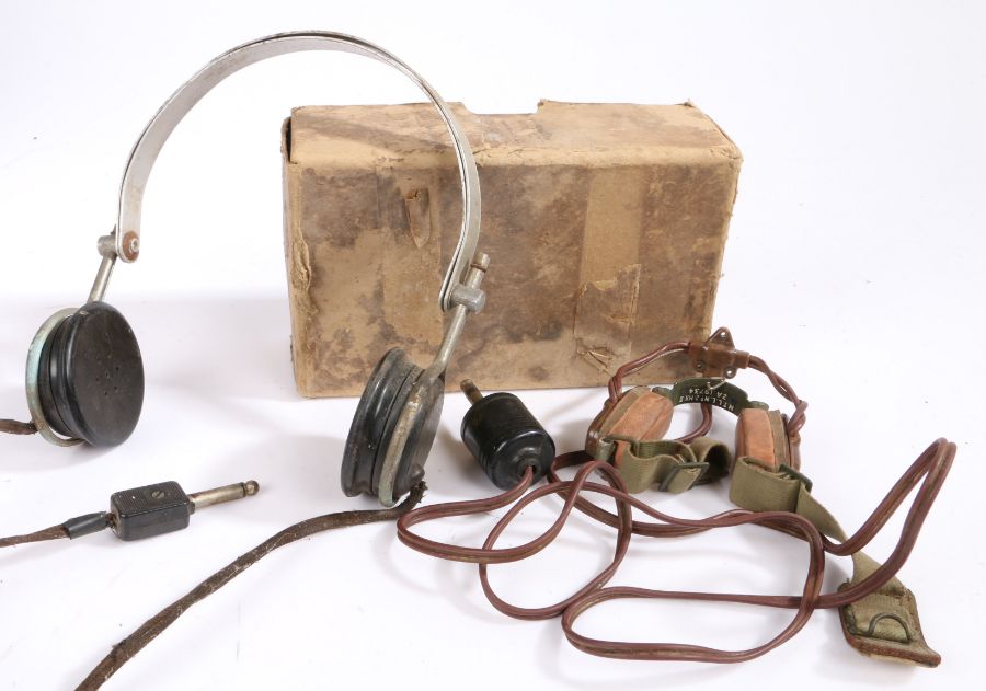 Second World War British Microphone, Throat, Low Level, No.2 Mk II, marked ZA 19734, compatible with - Image 2 of 2