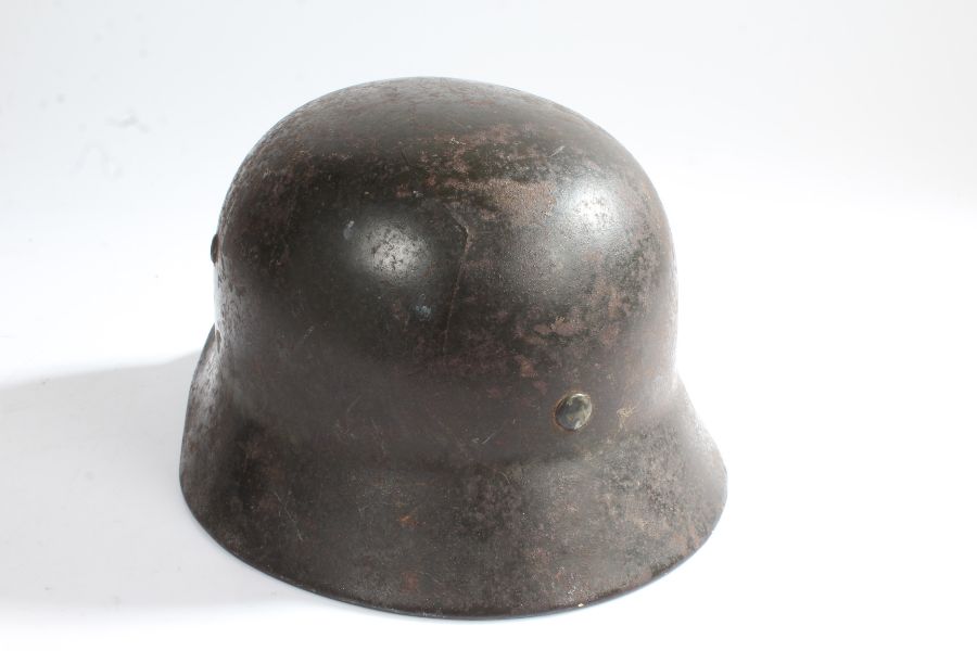 Second World War German M35  steel helmet, originally double decal one has been scratched off - Image 2 of 11