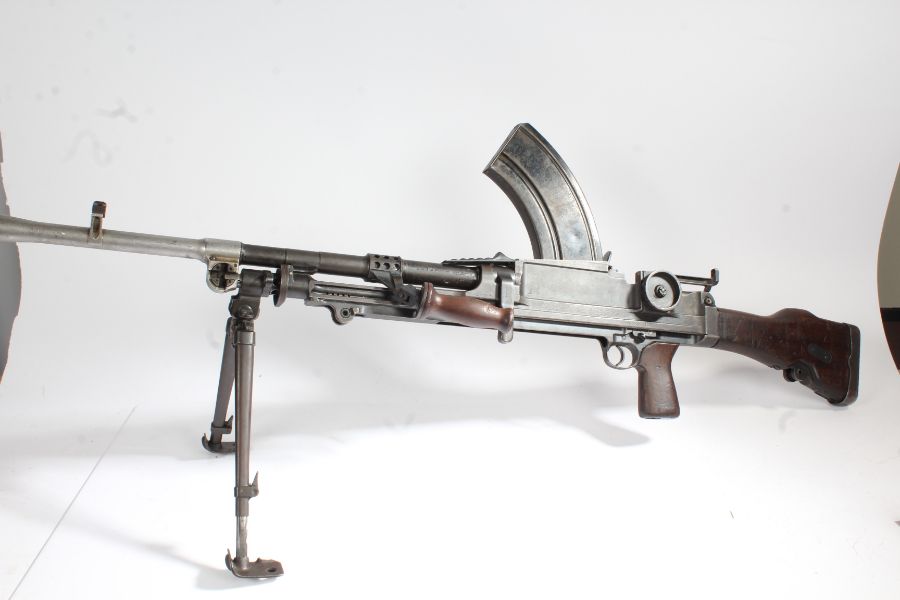 Second World War British Bren Light Machine Gun, serial number 'IT352', barrel with integral flash - Image 2 of 4