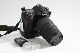 Nikon D7000 camera with SIGMA DC 70-300mm 1:4-5.6 lens