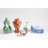 Collection of Chinese ceramics, to include a green glazed double gourd vase, blue and white