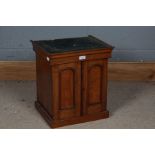 20th century mahogany specimen cabinet, with a pair of doors opening to reveal four drawers raised