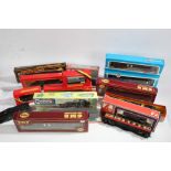 Collection of model railway, to include locomotives and rolling stock, various makes - Tri-ang,
