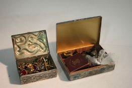 Collection of costume jewellery to include cufflinks, wristwatches etc, housed within 2 white