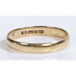 9 carat gold wedding band, 2.1 grams, ring size V