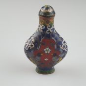 Snuffbottle - China, Qing-Dynastie, feiner Ornamentdekor mit Vogelpaar und Blüten im farbigem Email