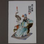 Famille rose-Porzellanbild - China 20.Jh., in polychromen Emailfarben gemalte Figur des Generals Gu