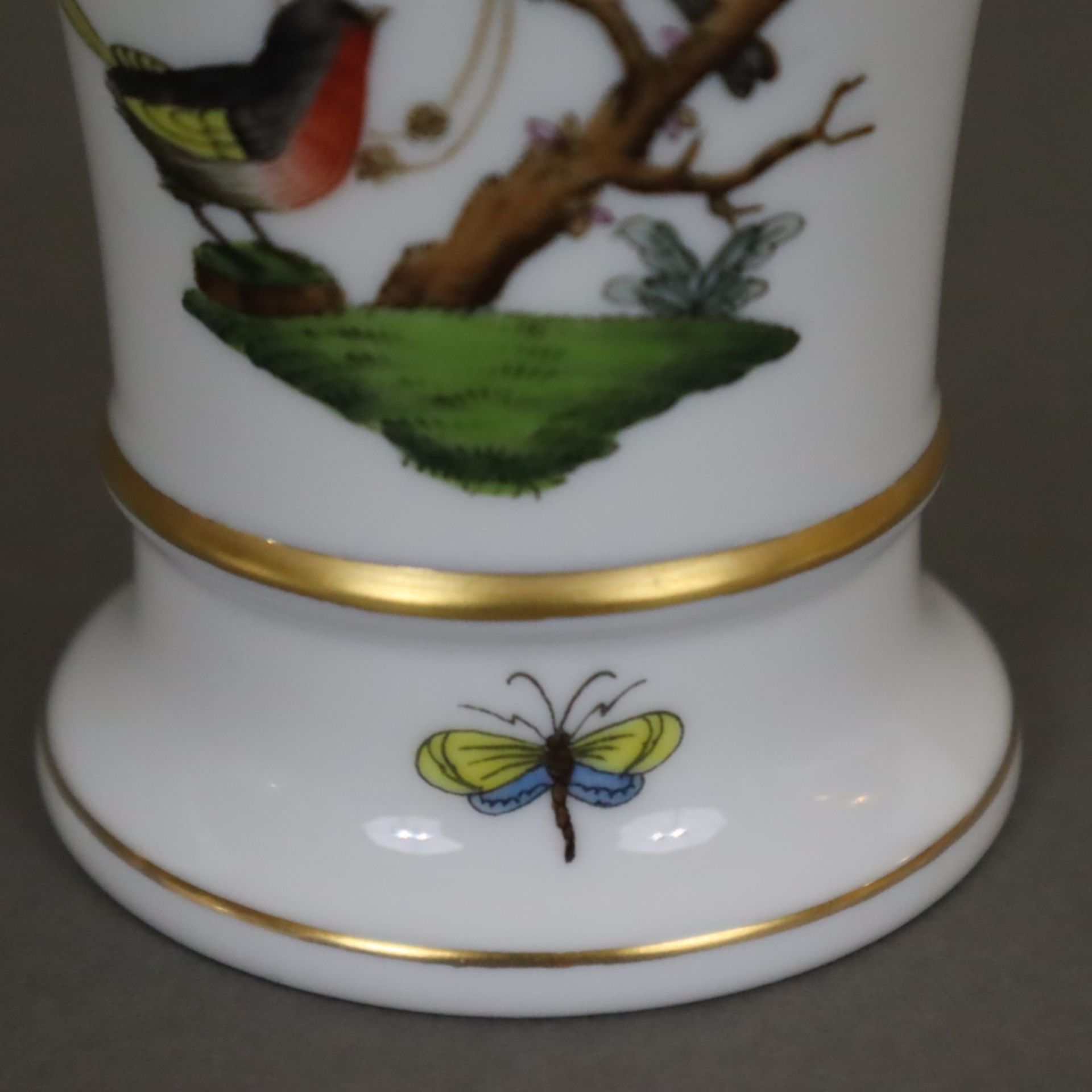 Kleine Trichtervase - Herend, Ungarn, Porzellan, Dekor "Rothschild", polychrome Malerei mit Vogel-u - Bild 3 aus 5