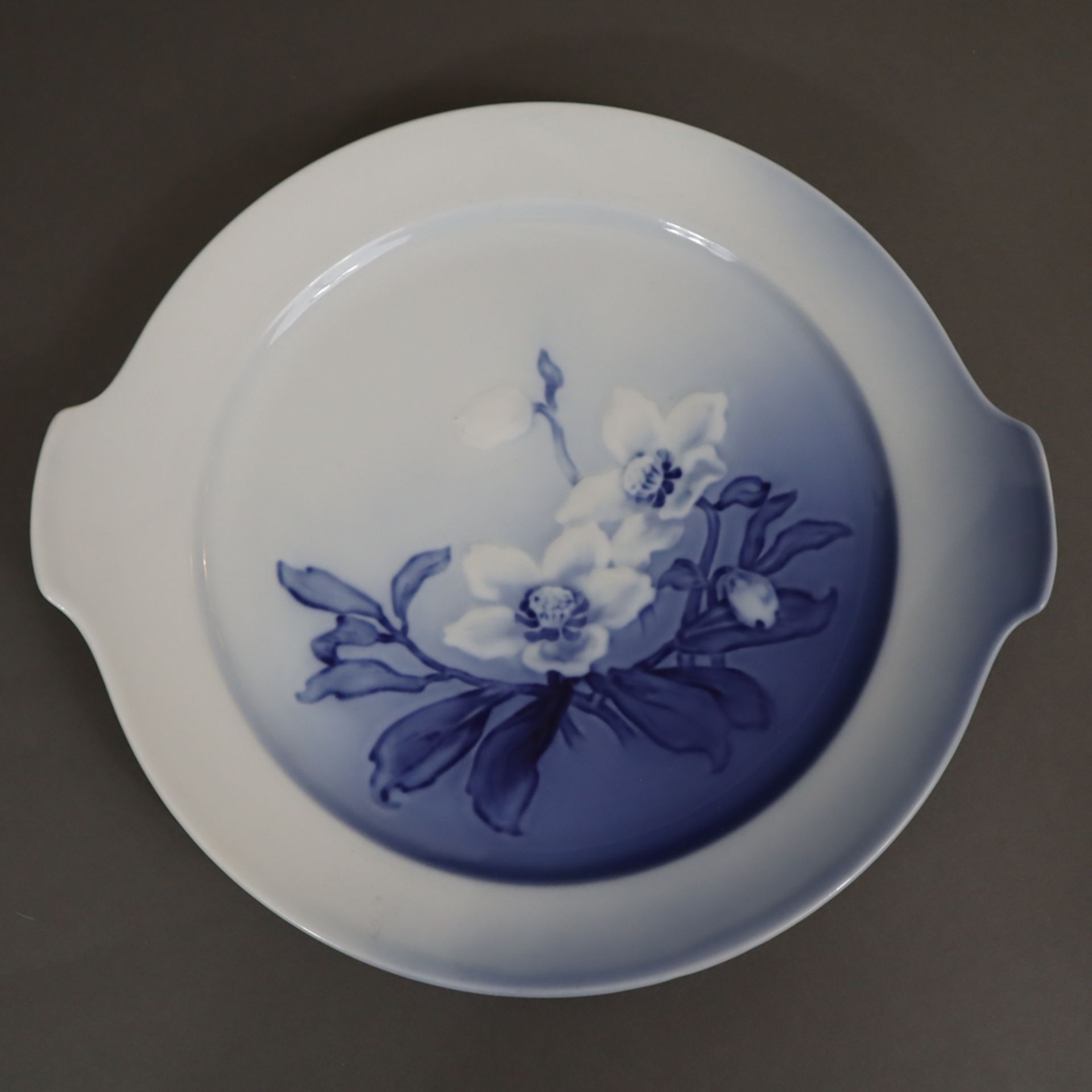 Konvolut Porzellan - Bing&Gröndahl, Dekor "Christrose", Weißporzellan mit unterglasurblauem, relief - Bild 2 aus 6
