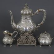 Silber-Kaffeekern im historistischen Stil - 4-tlg: 1 Kaffeekanne aus 835er Silber, H.ca.23 cm, 1 Zu