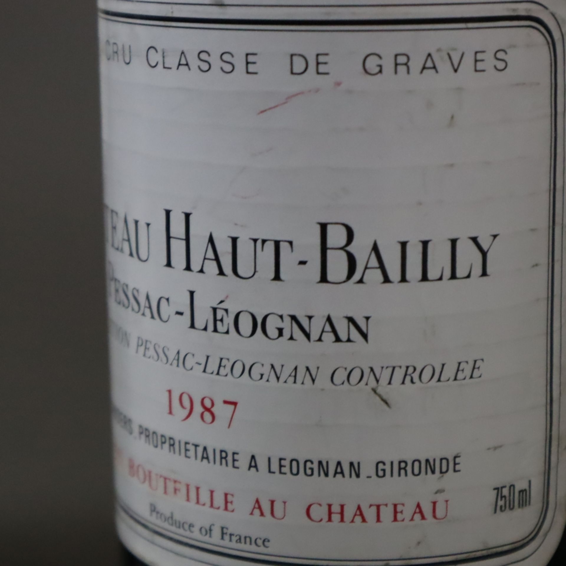 Weinkonvolut - 2 Flaschen, Château Haut Bailly 1987, Pessac-Léognan, je 0,7 Liter, Banderole leicht - Bild 5 aus 6