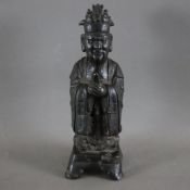 Der Unsterbliche Cao Guojiu - China, Darstellung im Ming-Stil, auf geschweifter Sockelplatte stehen