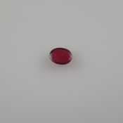 Loser Spinell - 3,02 ct., rot / leicht orange, ovaler Cabochon, Maße: 10,3 x 8 x 3,4 mm, transparen