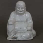 Glücksbuddha - China, der lachende Milefo, auch Budai genannt, in Sitzhaltung mit gefülltem Sack un