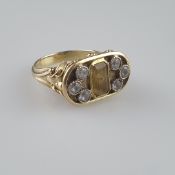 Jugendstil-Goldring - Gelbgold 585/000, gestempelt, ovaler Ringkopf seitlich verziert mit vegetabil