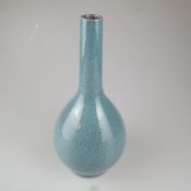 Flaschenvase - China, 20.Jh., Porzellan mit blauer Glasur in der Art der „Jun yao“-Waren, H.ca.23 c