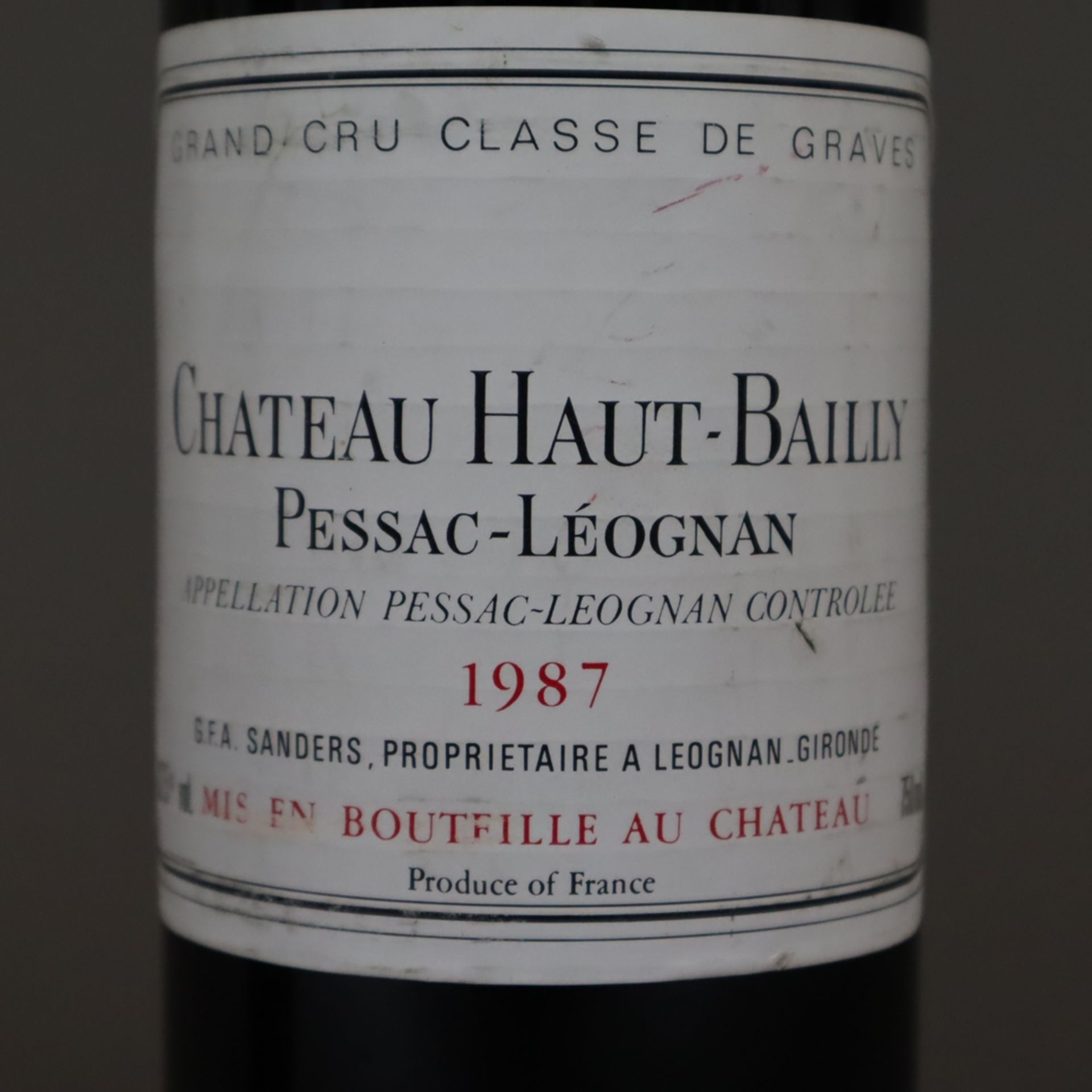 Weinkonvolut - 2 Flaschen, Château Haut Bailly 1987, Pessac-Léognan, je 0,7 Liter, Banderole leicht - Bild 3 aus 6