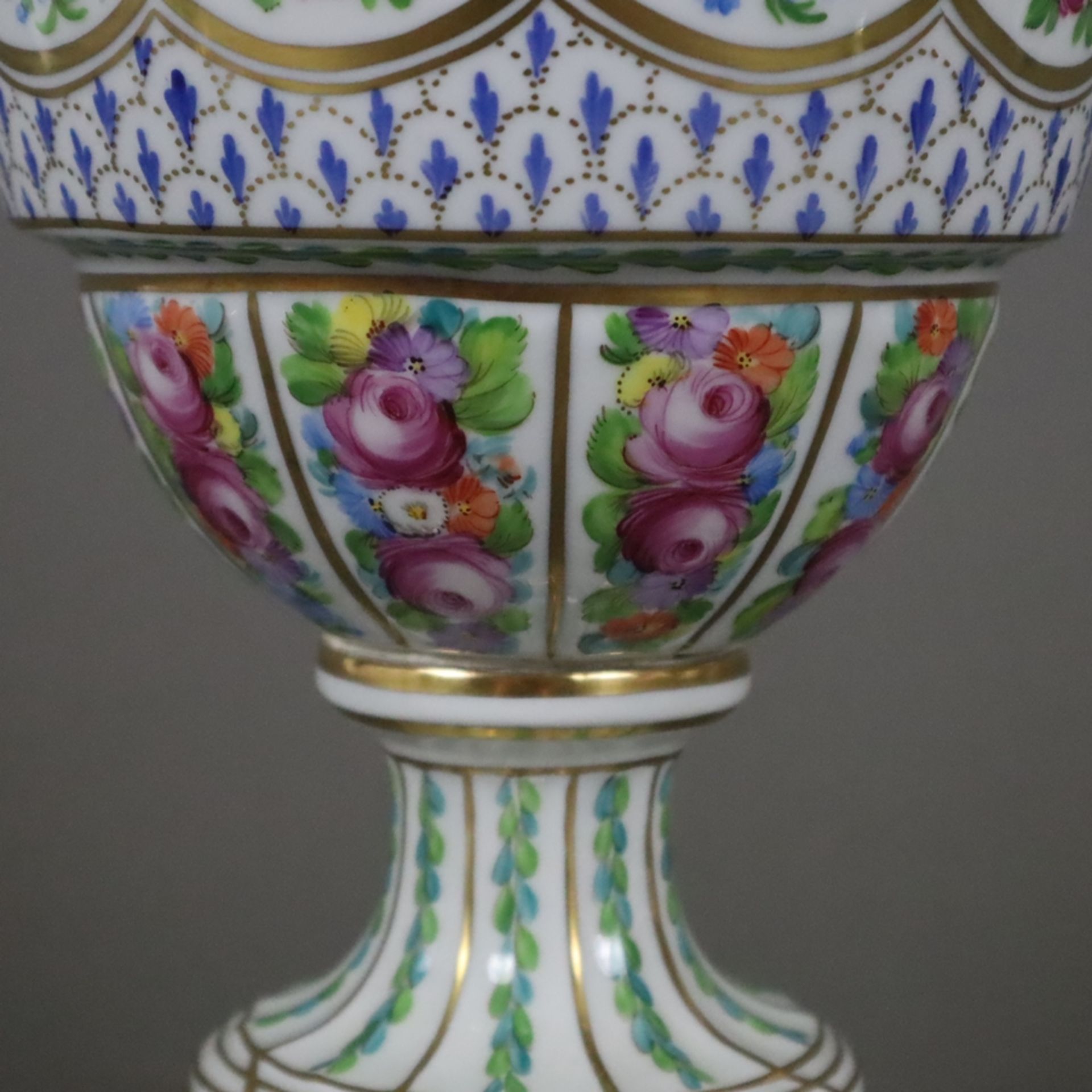 Potpourri-Deckelvase - Potschappel, Dresden, Urnenform auf quadratischem Sockel, Porzellan, weiß gl - Bild 7 aus 10