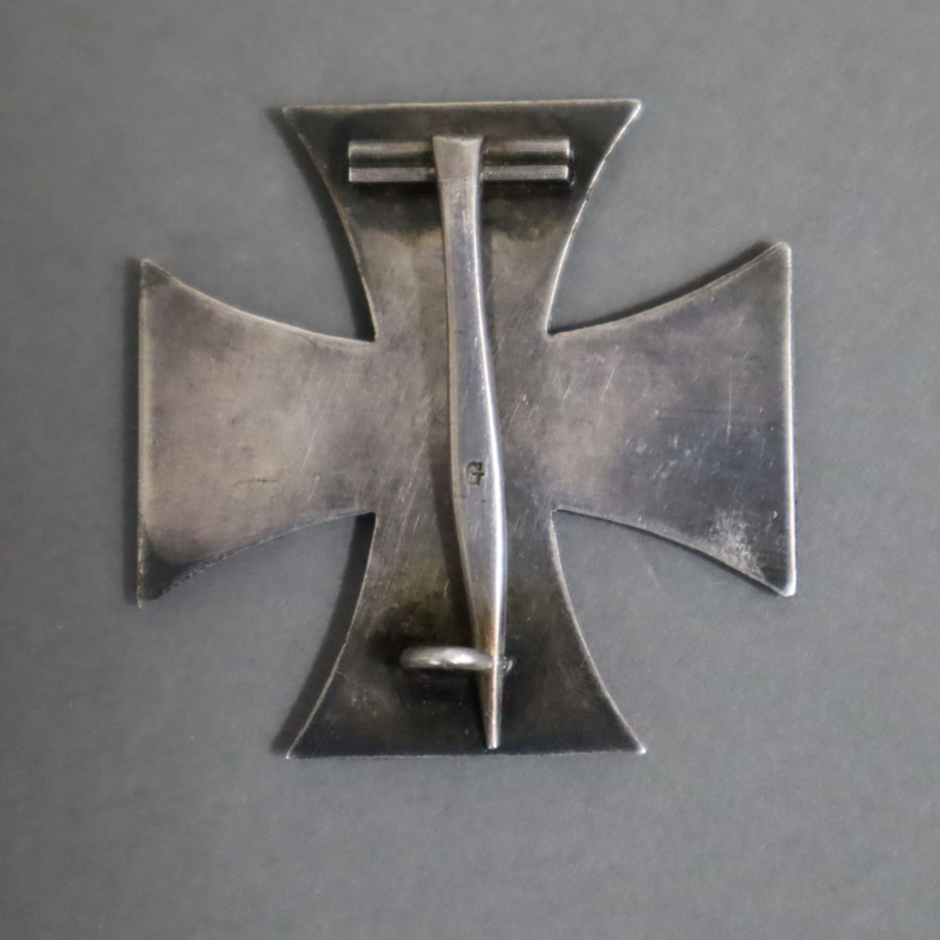 Zwei Ehrenzeichen - 1x Eisernes Kreuz WKI- 1914, Kaiserreich, Nadelhaken gestempelt "G", ca.4,2x4,2 - Bild 5 aus 5