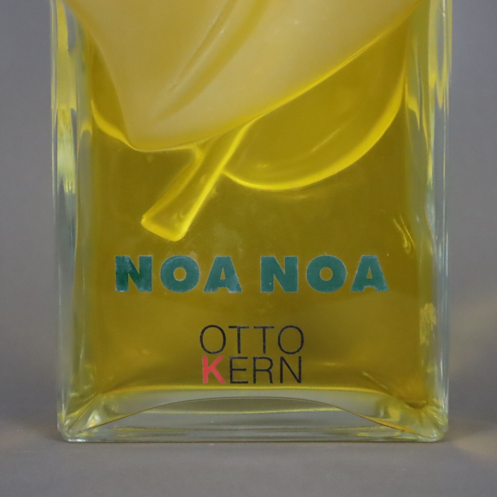 Factice "Noa Noa" Otto Kern - geschweifter Glaskorpus, teils mattiert, grüner Kunststoff-Stopfen, g - Bild 4 aus 4