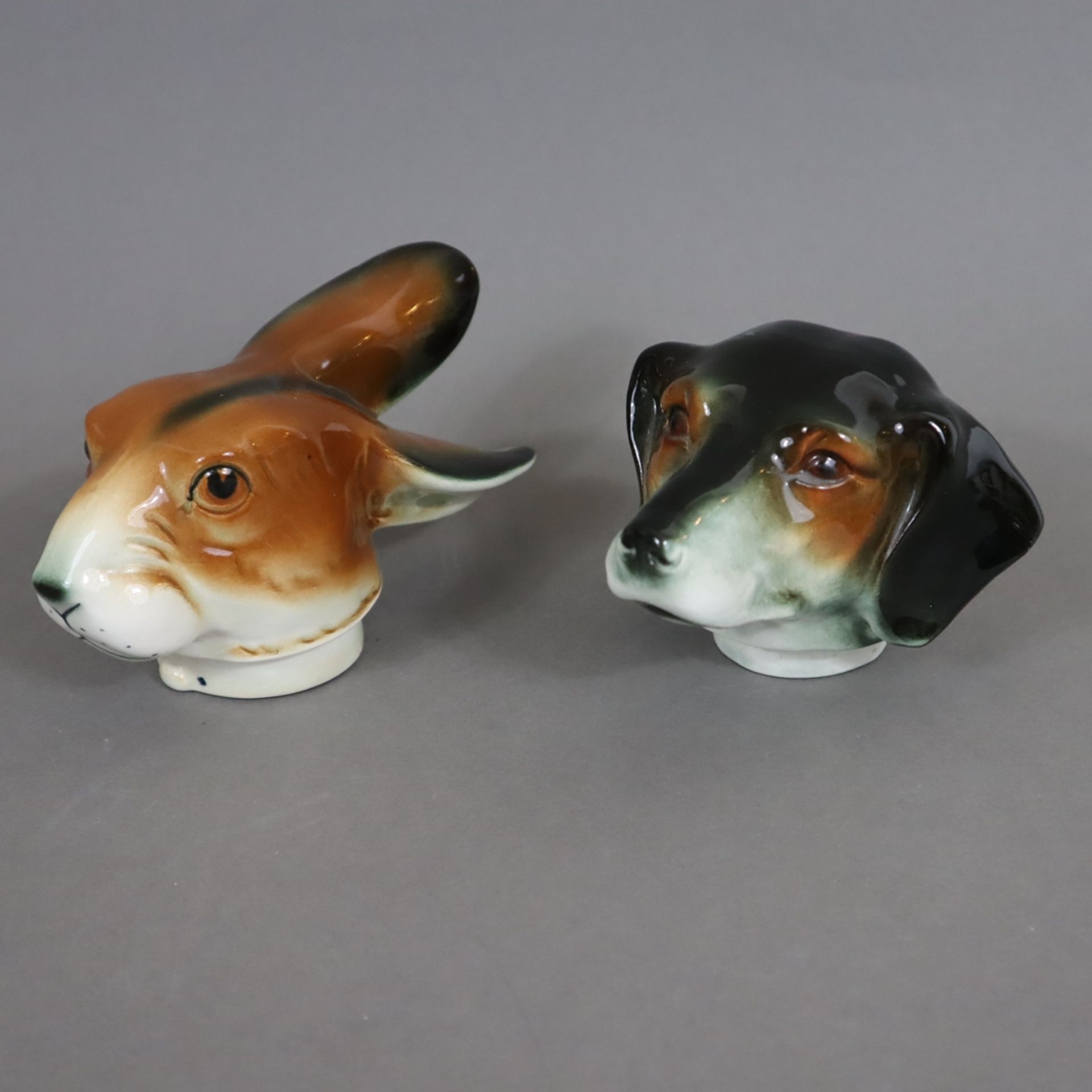 Zwei Scherzkannen "Dackel" und "Hase" - wohl Cortendorf, Keramik, polychrom bemalt, glasiert, Hase  - Bild 4 aus 6