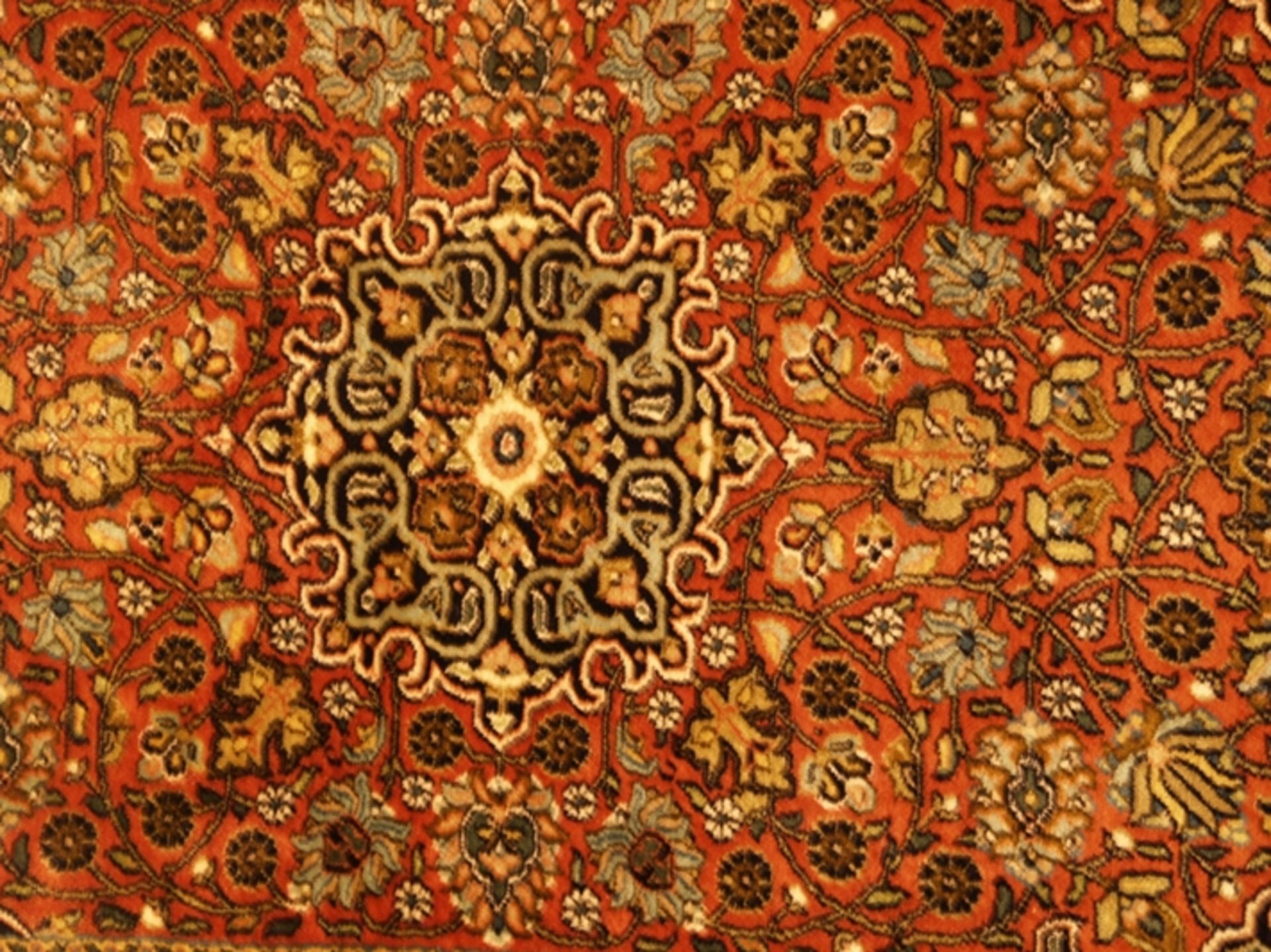 Orientteppich - Kaschmir-Seide auf Wolle, handgeknüpft, Medaillon ziegelfarbig, florales Muster,c a - Image 2 of 4