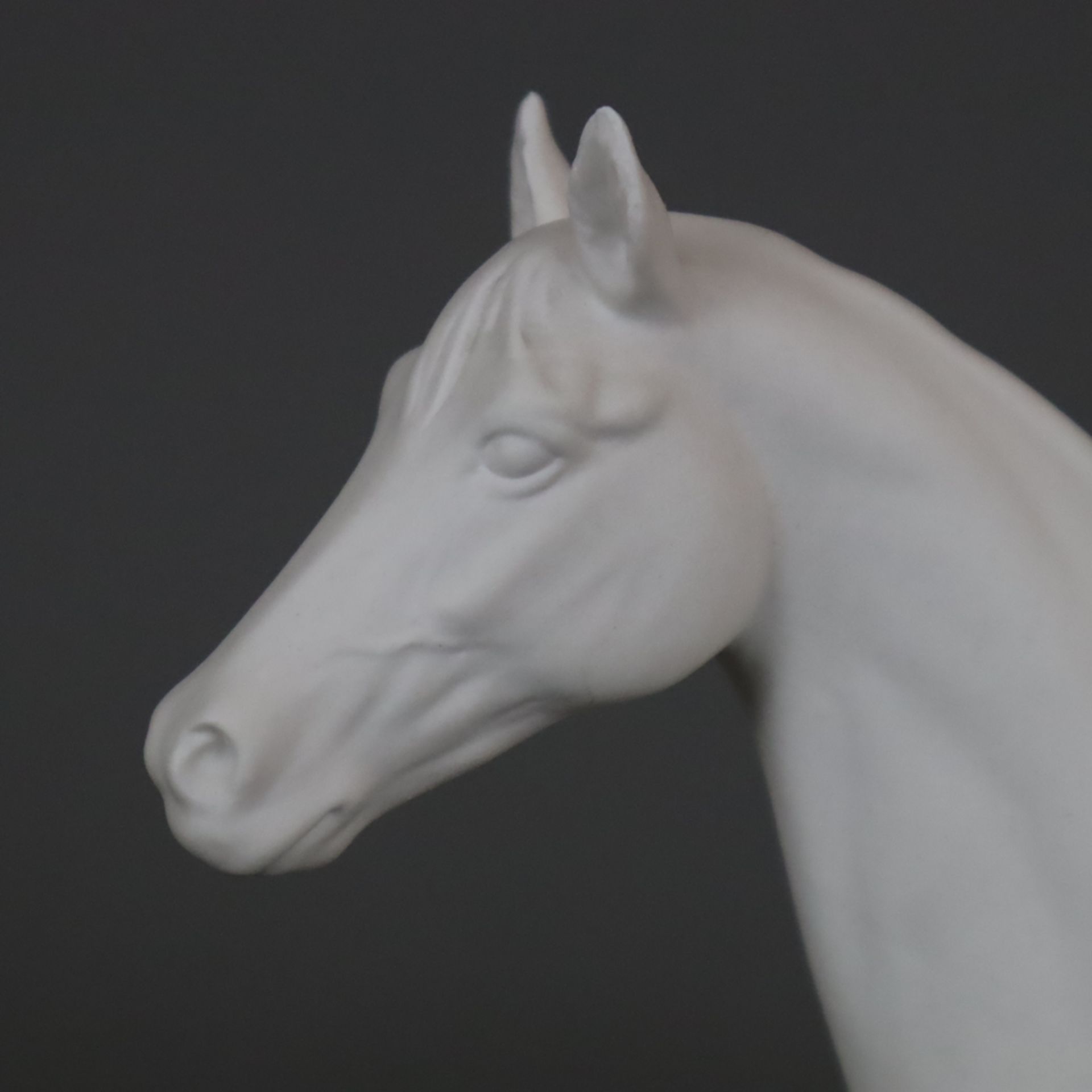 Tierskulptur "Stehendes Pferd" - Goebel, Biskuitporzellan, Mod.Nr.: 32 312 22, vollrunde Darstellun - Image 2 of 7