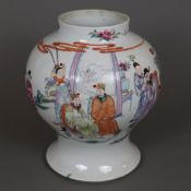 Famille rose-Vase/Lampenfuß - China, Porzellan mit feiner polychromer Emailmalerei, auf der Wandung
