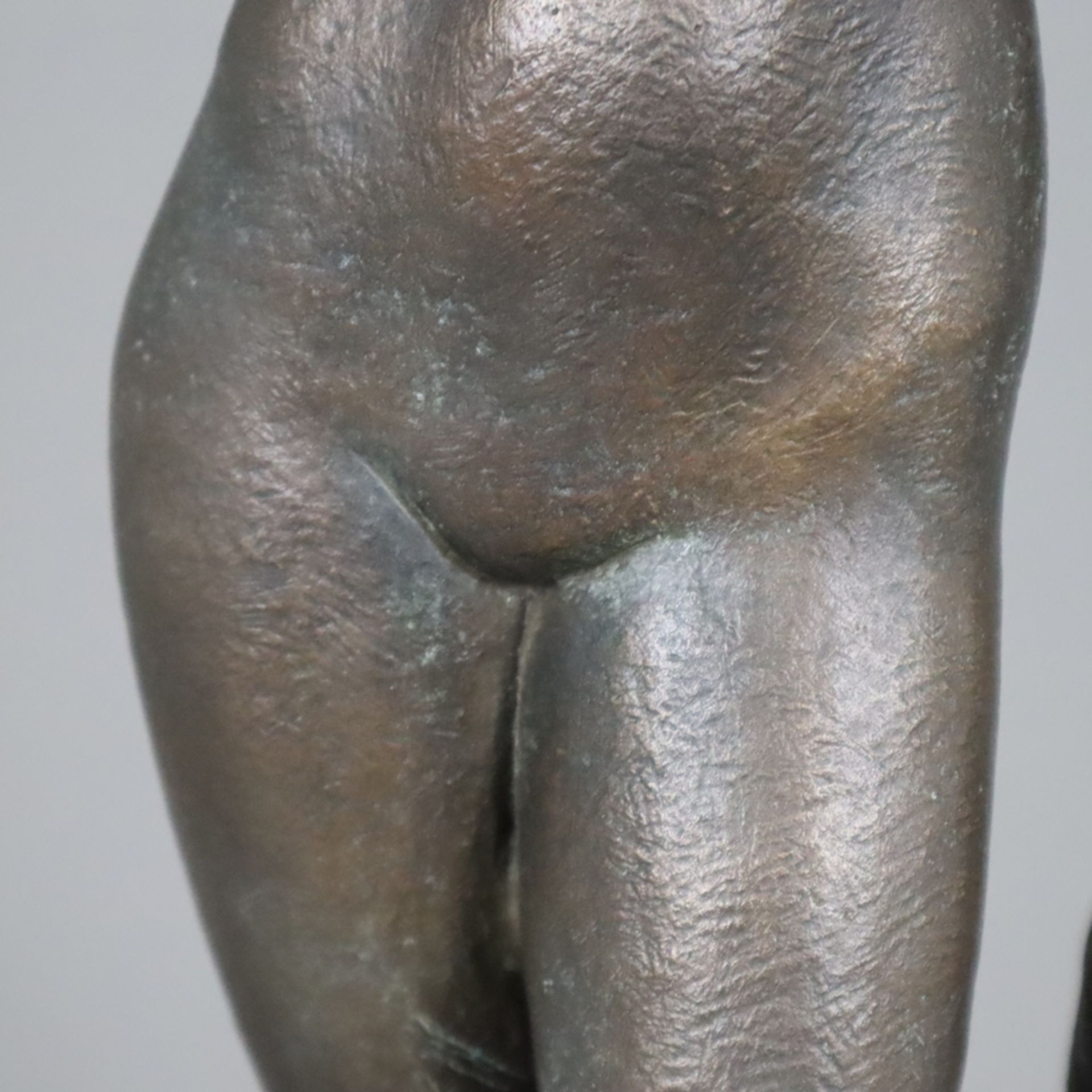 Faltermeier, Heinrich (1909 München -1999 Piesenkam) - "Junges Mädchen", 1990, Bronze, braun patini - Image 6 of 11