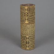 Bambusbehälter mit Inhalt - Indonesien, Borneo / Dayak, zylinderförmiger Bambusbehälter mit geometr