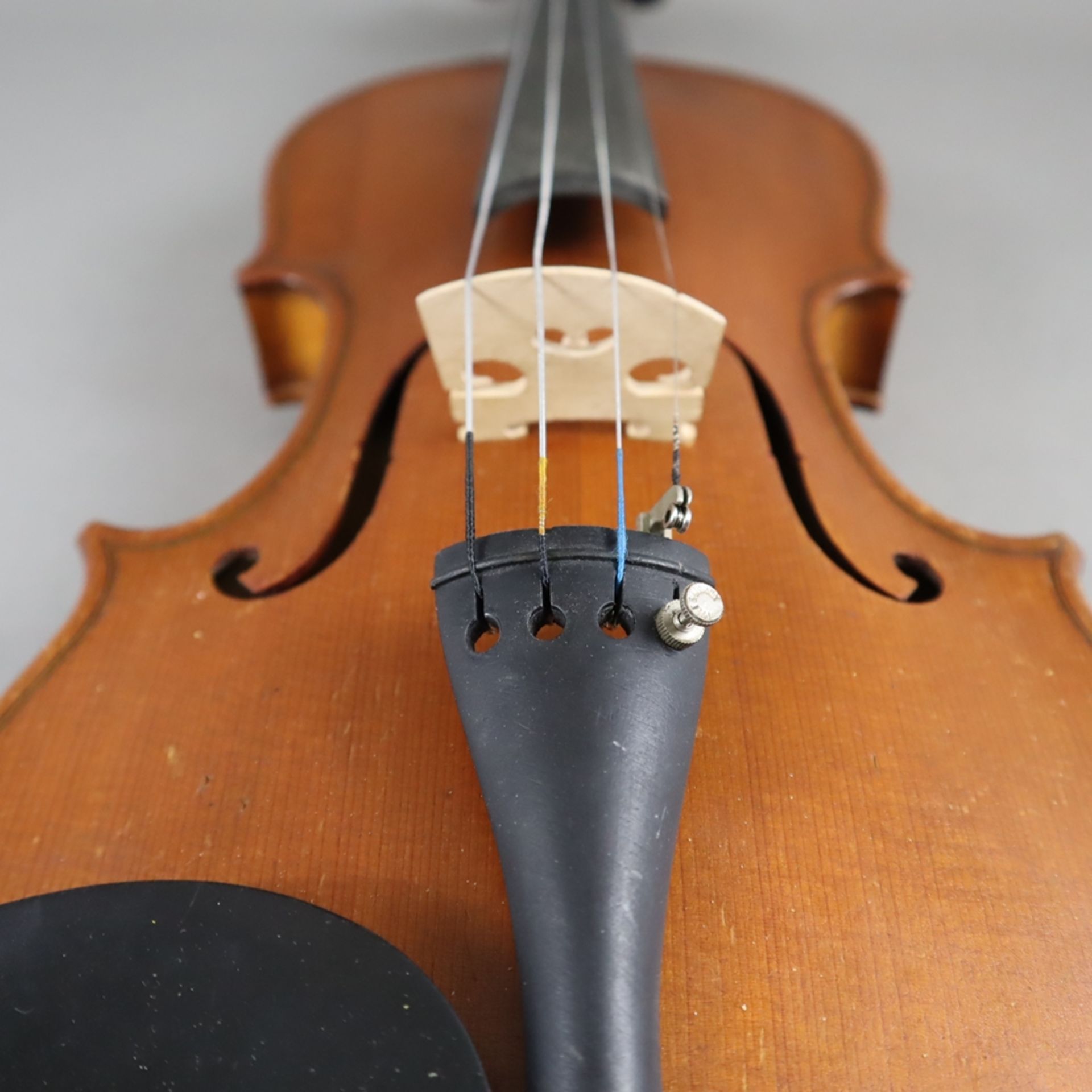 Geige - Tschechien, auf dem Faksimile-Etikett bezeichnet "A.J.Kreutzer / Brunensis anno 1953", zwei - Bild 5 aus 9