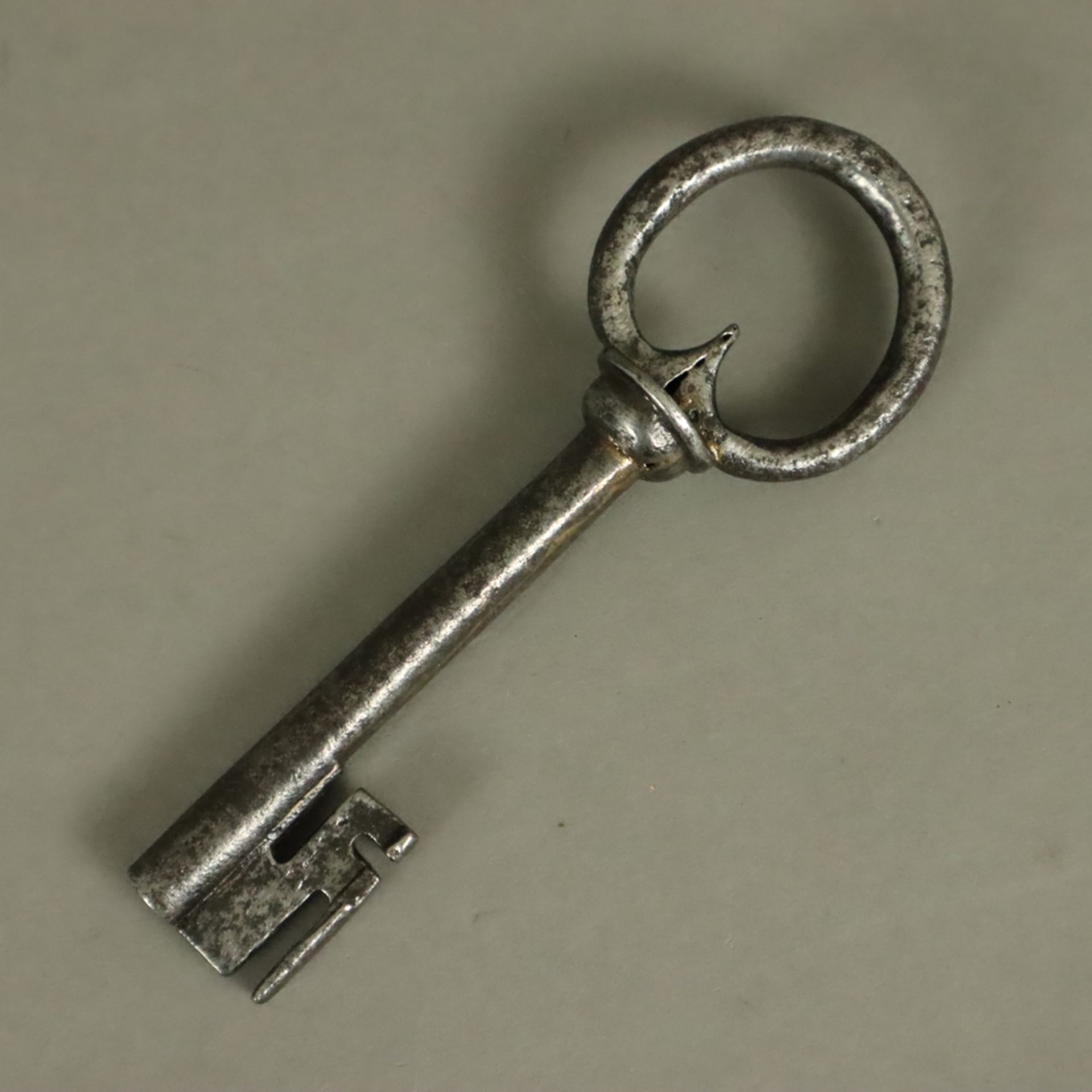 Großer Barockschlüssel - Eisen, Alters- bzw. Gebrauchsspuren, L.ca.13,3cm