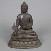 Sitzender Buddha Bhaishajyaguru - sog. Medizinbuddha, sinotibetisch, Metallguss bronziert, im Medit