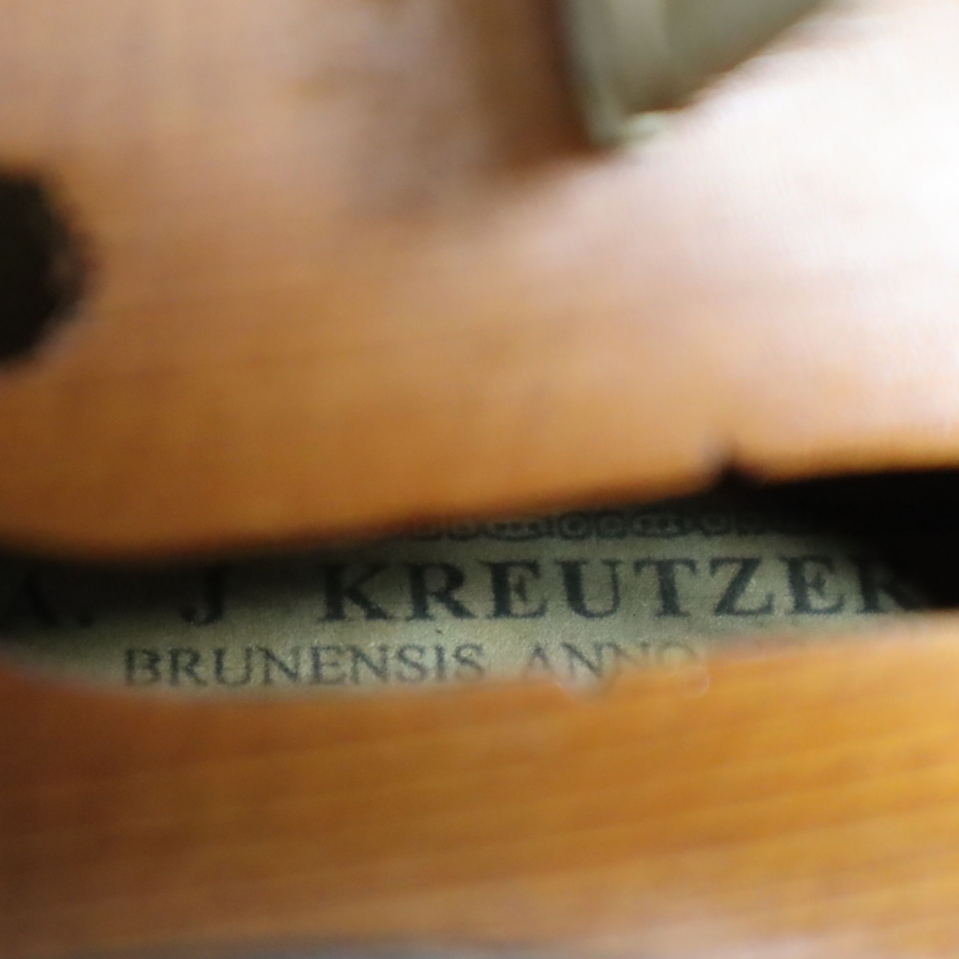Geige - Tschechien, auf dem Faksimile-Etikett bezeichnet "A.J.Kreutzer / Brunensis anno 1953", zwei - Bild 7 aus 9