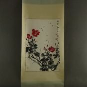 Chinesisches Rollbild - Päonienstrauch mit Bienenschwarm, nach Yang Xiuzhen (1909 - 2008) und Wang 