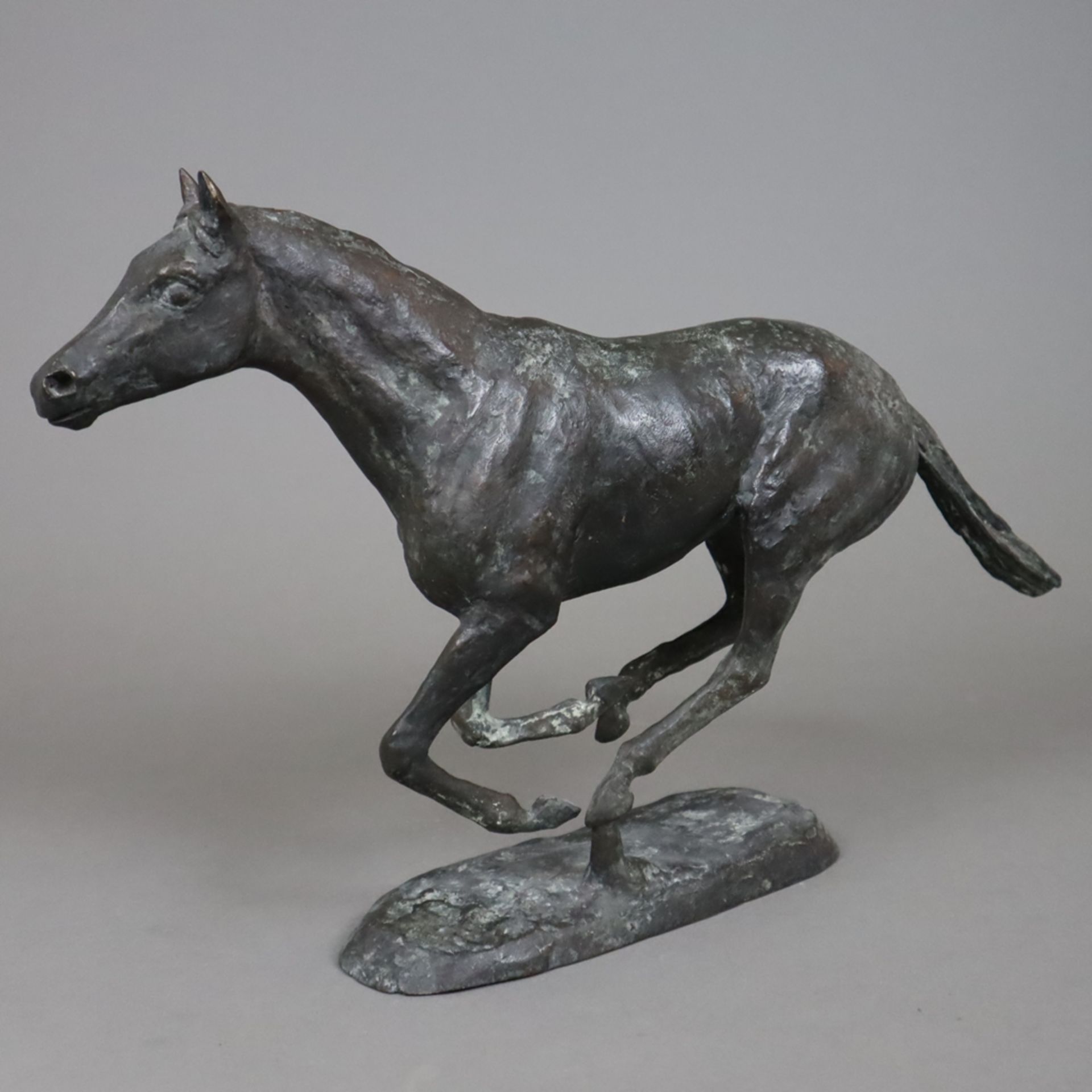 Stralendorff-Eilers, Friederun von (1916 Gamehl -2011 Preetz) - "Galoppierendes Pferd", Bronze, dun - Image 3 of 8