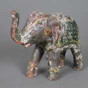 Holzelefant - Indien, antike Holzfigur eines Elefanten mit erhobenem Rüssel, alte polychrome Fassun
